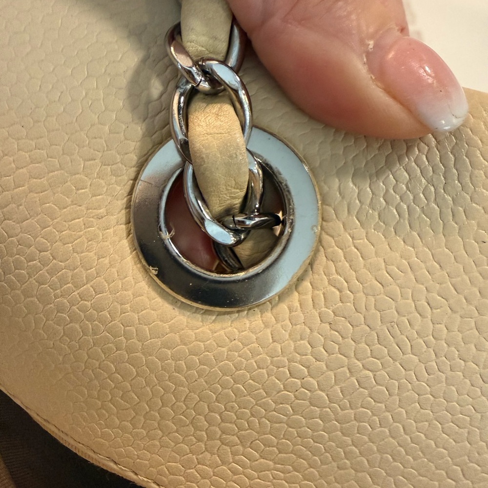 CHANEL Light Beige Quilted Shoulder Bag - Picture 14 of 17